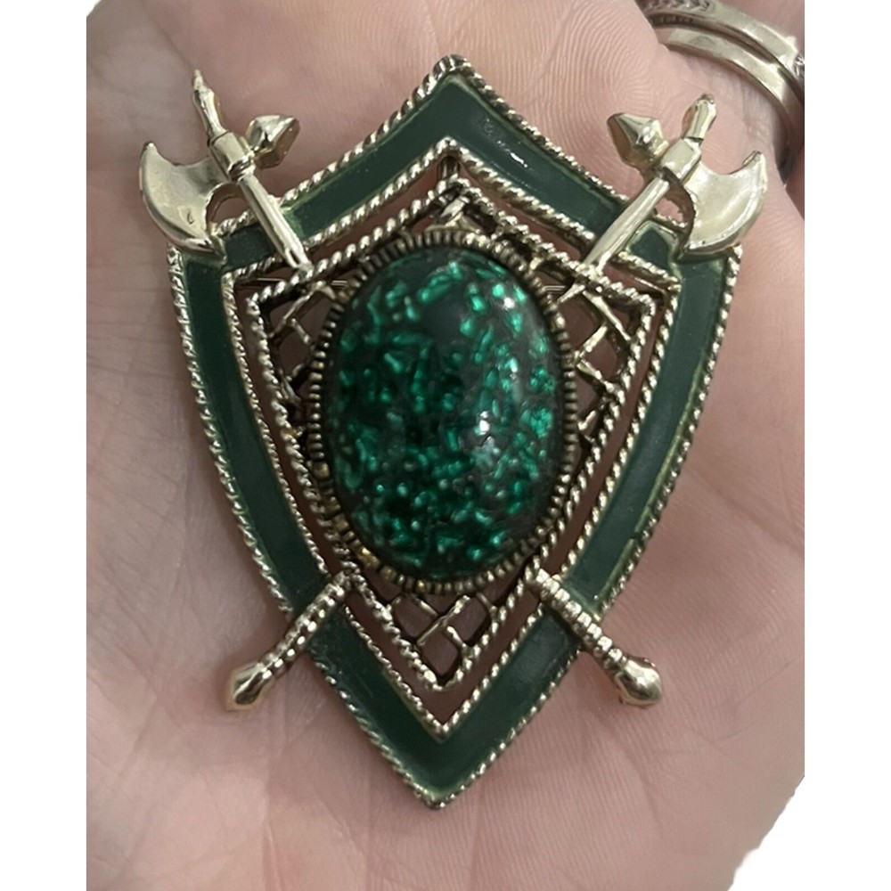 Heraldic Emerald Green Silver Hatchet Swords STAR Marked Shield Brooch Pin